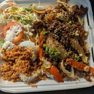 Combo lunch with bulgogi and crunchy roll