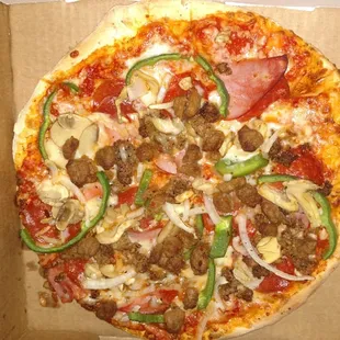 Small Deluxe pizza. Yes please!