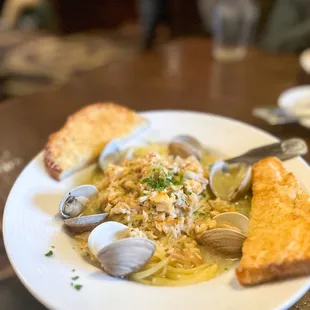 Clams &amp; Linguine