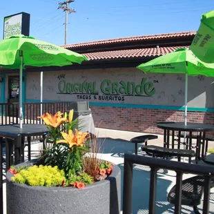 the outside of the restaurant