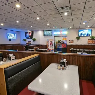 sushi and sashimi, interior