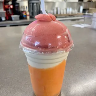 Medium freeze - strawberry guava, peach, vanilla ice cream