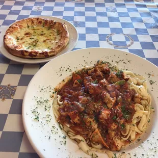 Cacciatore and cheesy bread