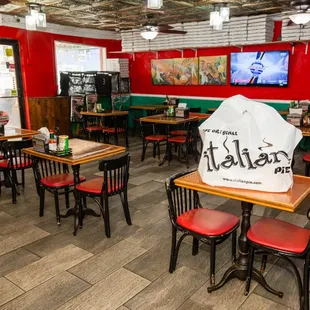 Indoor Dining for a perfect Pizza