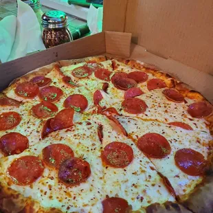 Large pepperoni pizza