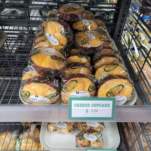 cheese cupcakes