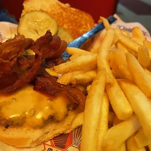 Bacon Cheeseburger Combo Basket