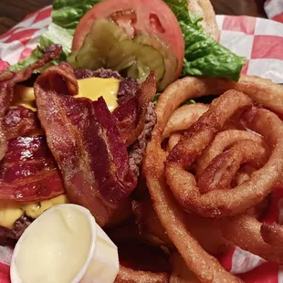 California bacon cheeseburger, onion rings