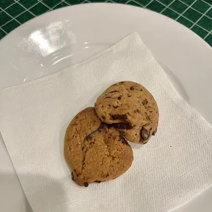 Complimentary mini chocolate chip cookie at the end of the meal