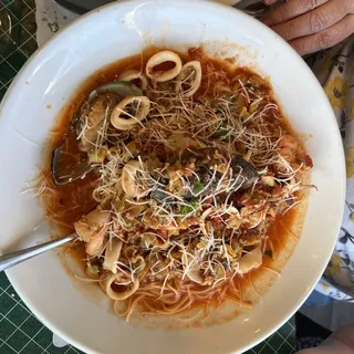 Roberto's Cioppino with Linguine