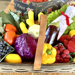 Weekly variety of curbside pickup produce boxes!