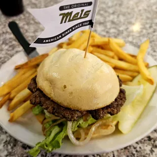 Mel&apos;s burger