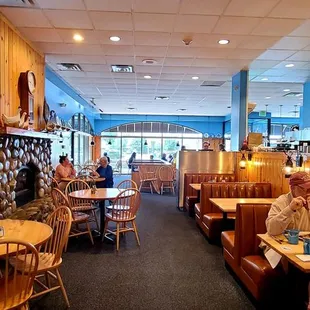 Dining area and customers.