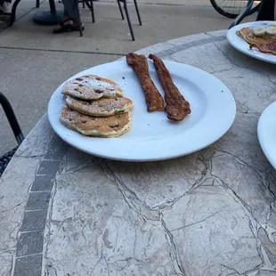 blueberry pancakes for the kids
