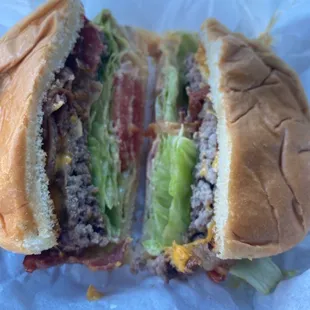 1/3 lbs Bacon cheeseburger