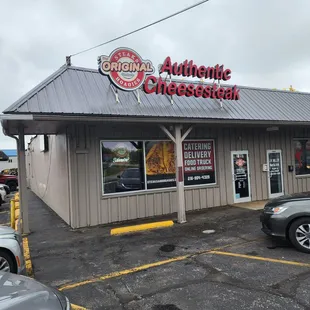 the outside of the restaurant