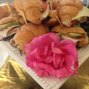 Smoked turkey E provolone and avocado.