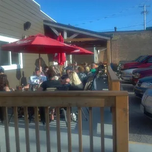 the outside of a restaurant
