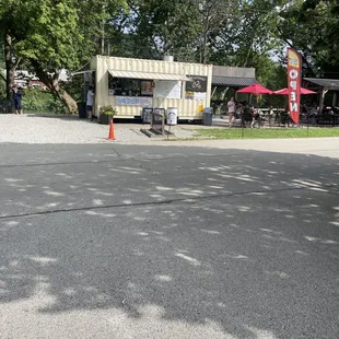 the outside of the restaurant