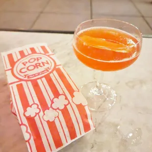 Paper plane + popcorn