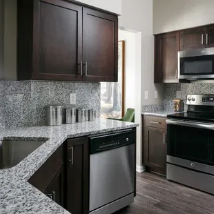 Kensington 3 bedroom 2 full bath / 2 half bath