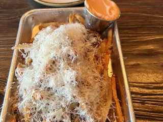 1816 Modern Kitchen & Drinks