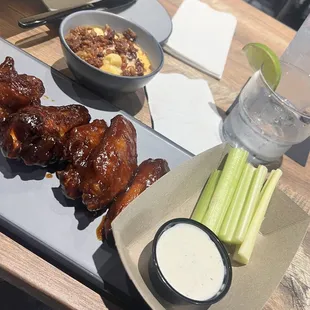 Wings, Mac N Cheese