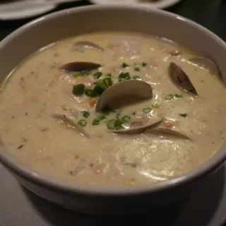 Clam Chowder New England or Manhattan