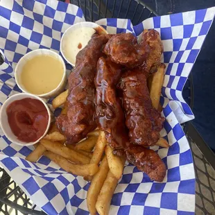Barbecue chicken tenders with fries