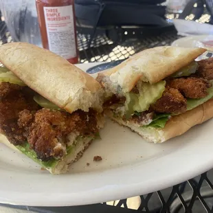 Oyster po&apos;boy