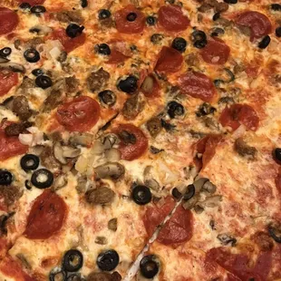 Thin crust XL pizza - delish!