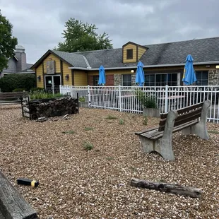 a view of the outside of the restaurant