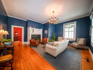 Captain's Quarters Inn