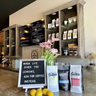 a sign that says when life gives you lemons, ask for coffee instead