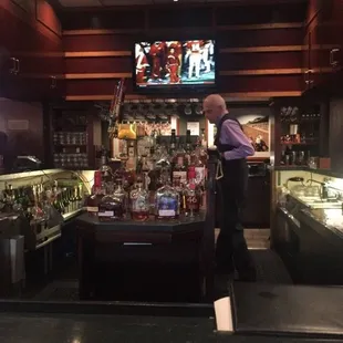 Art, the amazing bar tender/comedian.