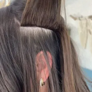 Invisible hand tied extensions