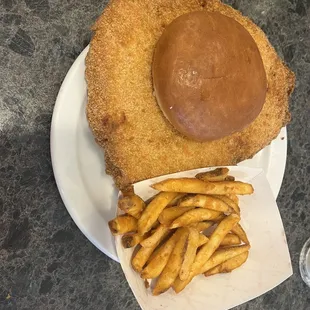 tenderloin sandwich, seasoned fries