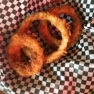 The onion rings are delicious!