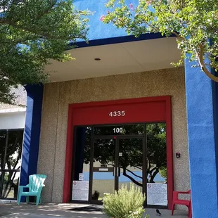Front / main entrance.