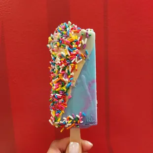 Bubble gum with chocolate and sprinkles