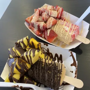 Coffee bar with dark chocolate and chocolate cookie topping and mango