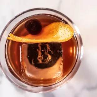 Enjoy the best food &amp; libations in the Palm Court, featuring signature cocktails, reserve cellar wines and a wide selection of craft brews.
