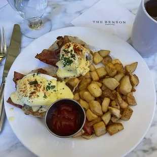 Eggs Benedict