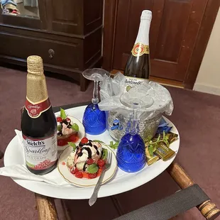 Room service super nice!!!