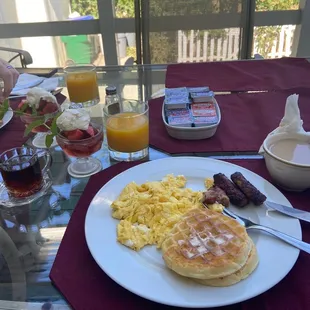 Breakfast delicious.
