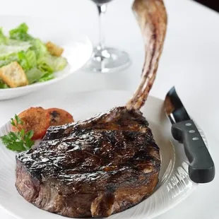 32 oz Bone-In Tomahawk Rib-Eye Chop