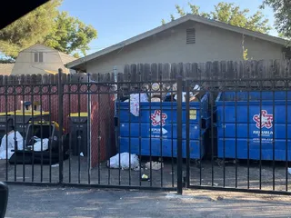 Inglewood Oaks Apartments