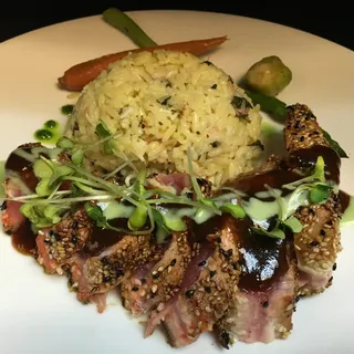 Sesame Crusted Ahi Tuna Salad