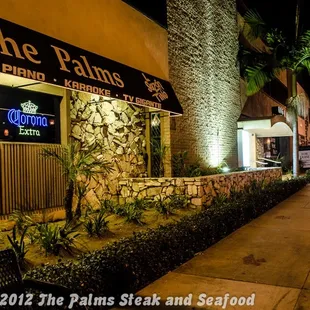 the outside of the restaurant