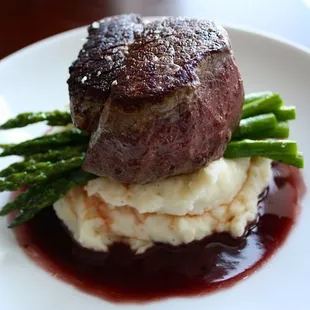 The Palto Pan seared beef paired with celery root puree and sautéed asparagus (Paleo dish)